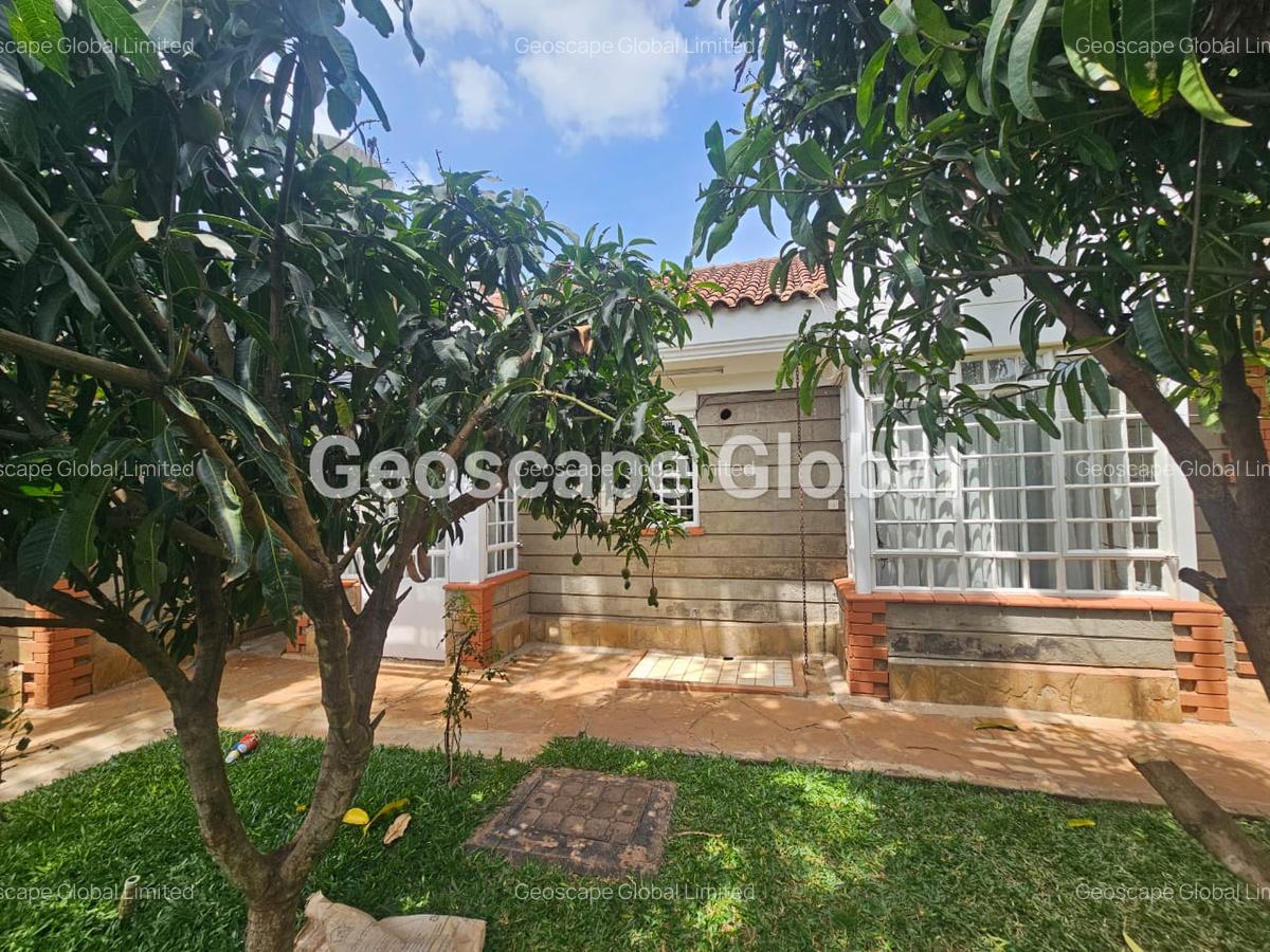 3 Bed House with En Suite in Runda - 1
