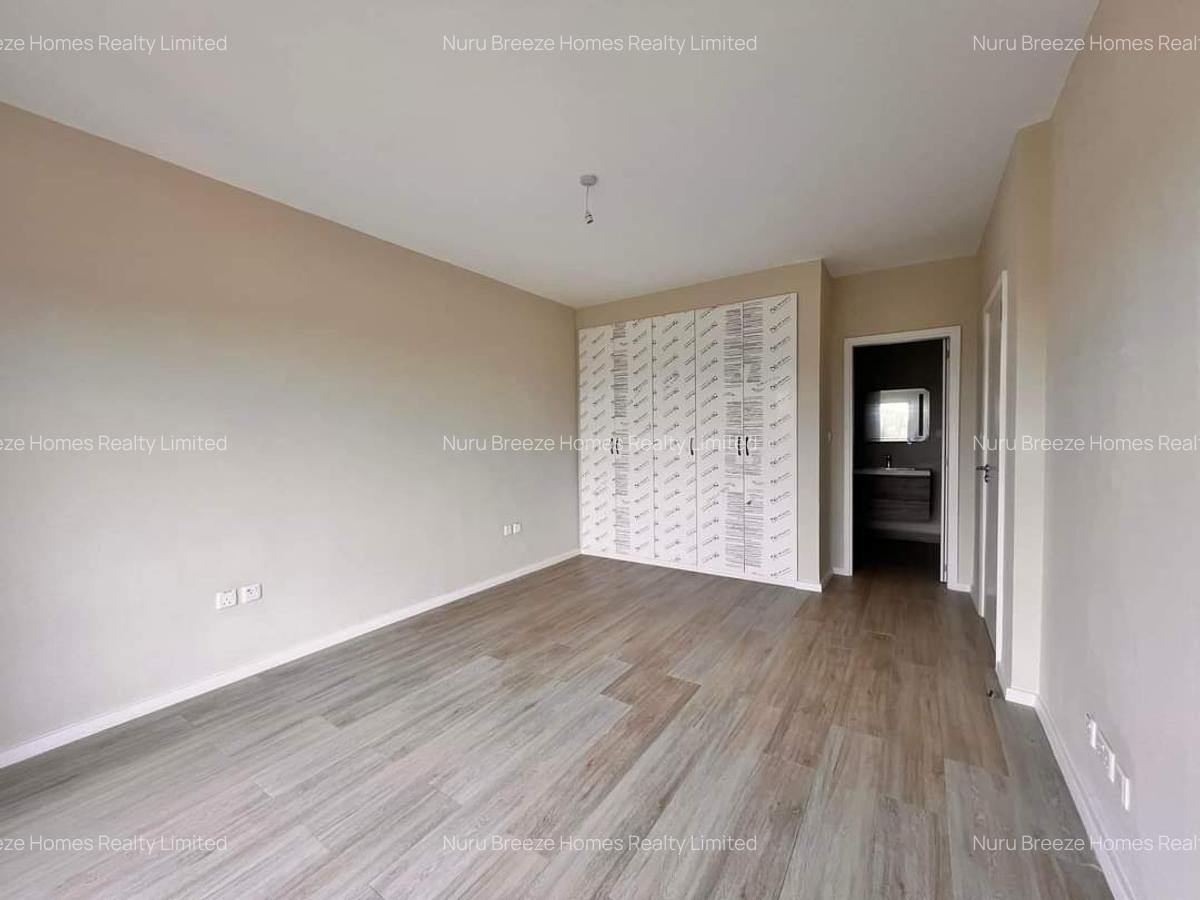 3 Bed Apartment with En Suite in Riverside - 19