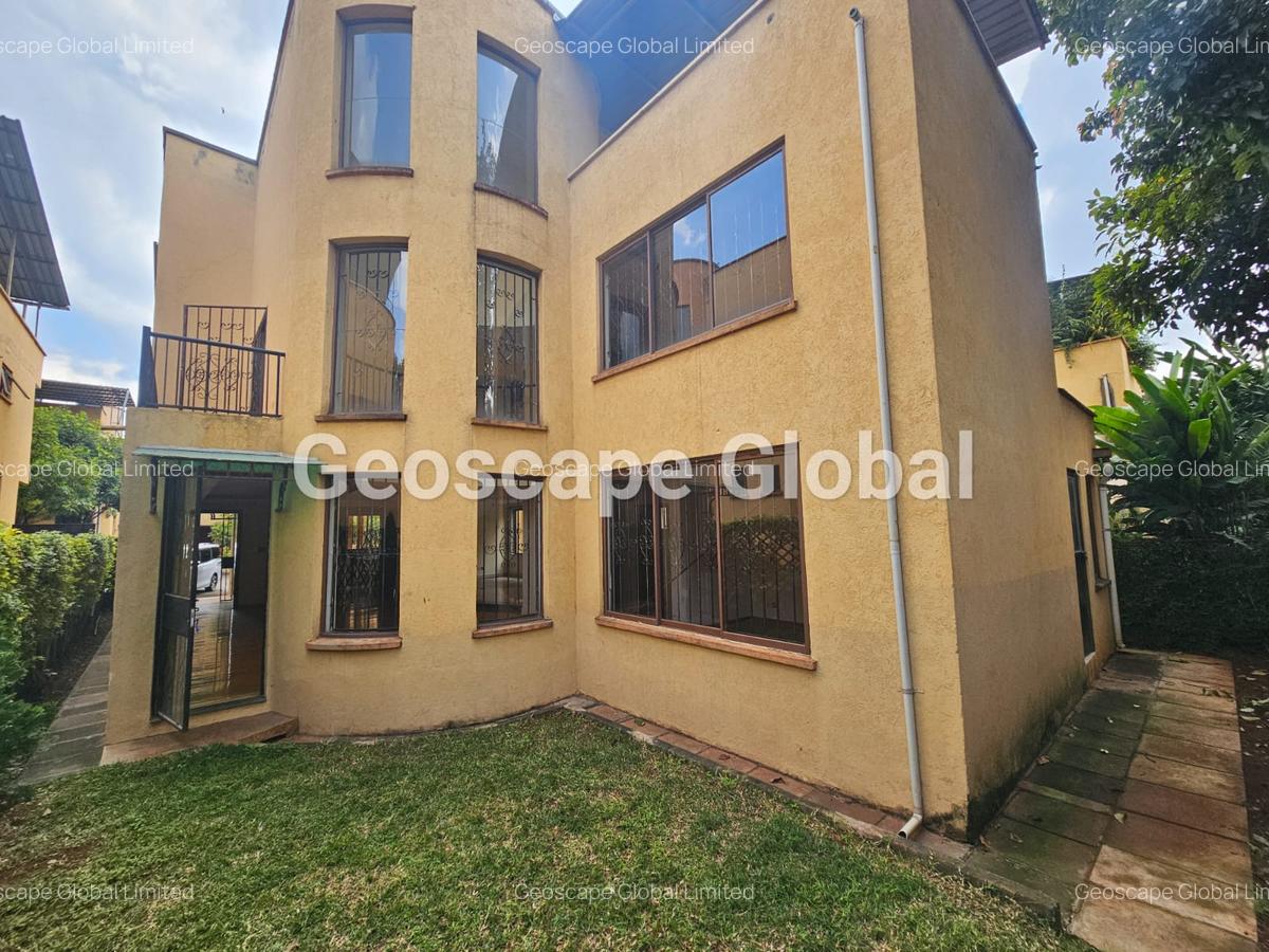 5 Bed Townhouse with En Suite in Spring Valley - 1