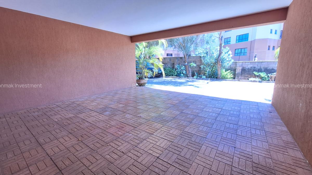 4 Bed Townhouse with En Suite at Brookside Drive. - 18