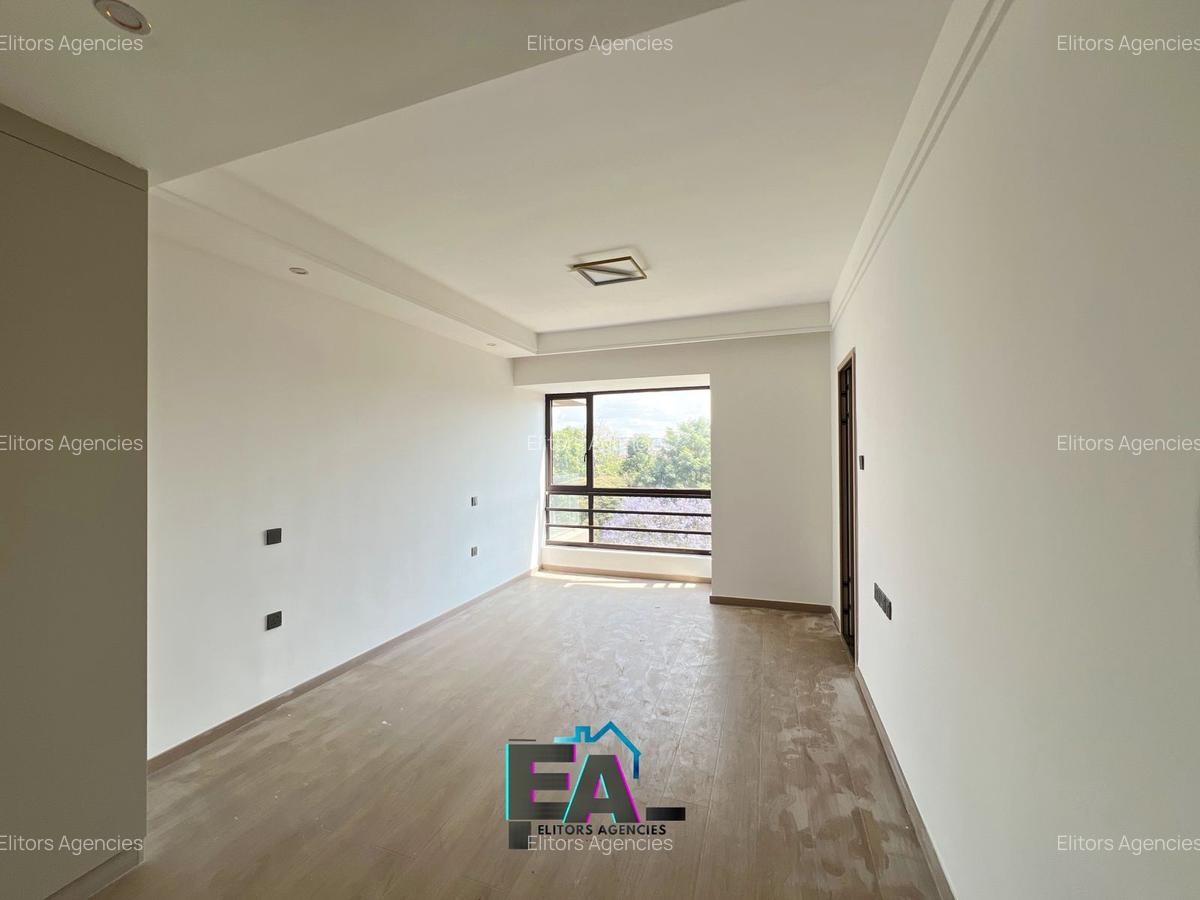 3 Bed Apartment with En Suite at Riverside Drive - 11