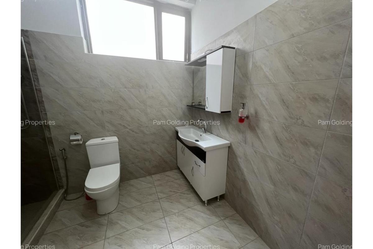 1 Bed House with Garden in Runda - 7