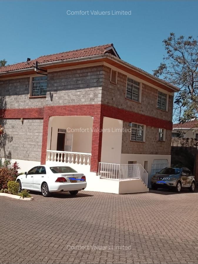 5 Bed Villa with En Suite at Lavington Green - 6