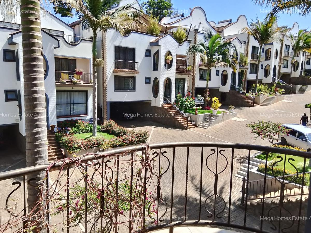 4 Bed Townhouse with En Suite in Runda - 11