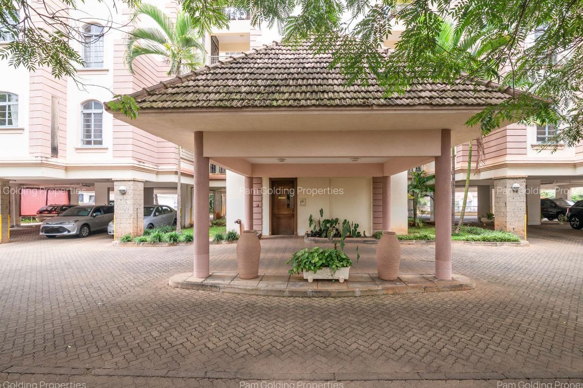 3 Bed Apartment with En Suite at Riverside Drive - 1