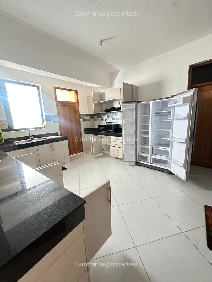 Serviced 3 Bed Apartment with En Suite at Mount Kenya Road - 5