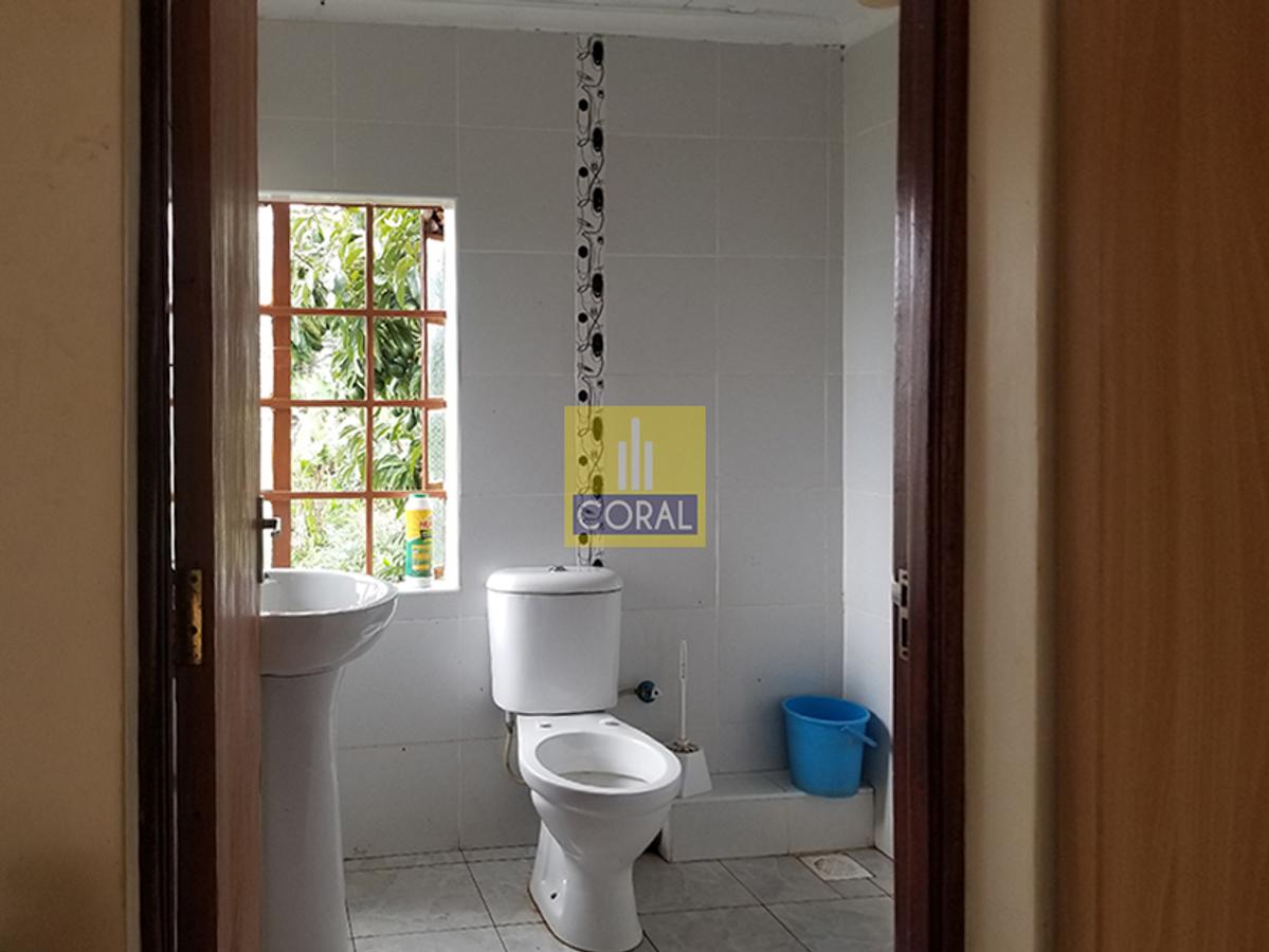 4 Bed House with Garden in Banana - 11