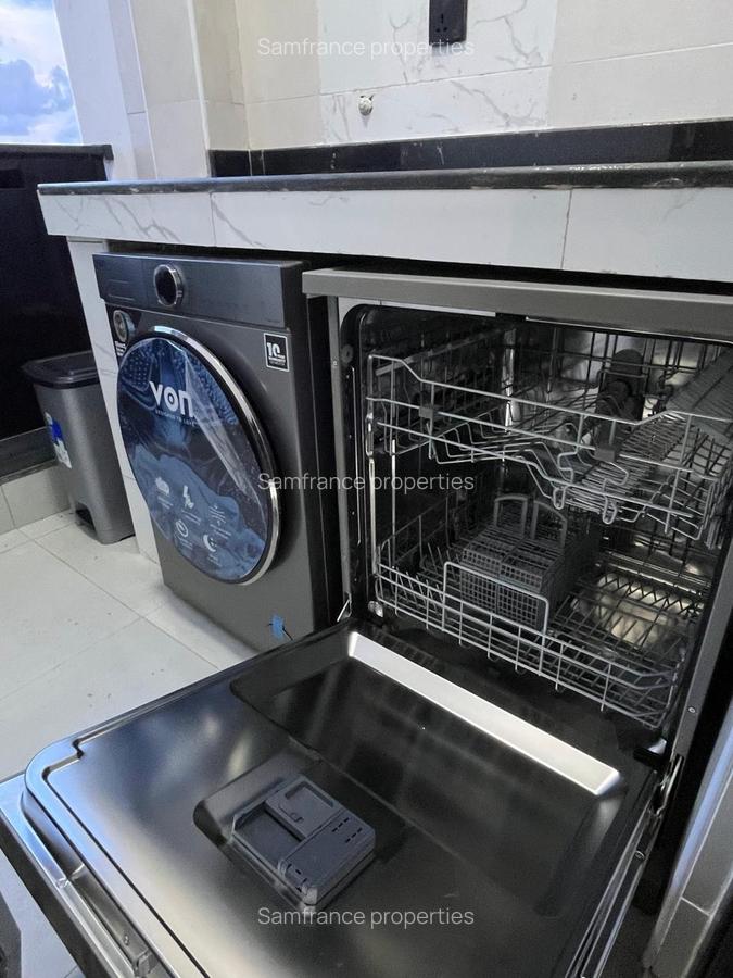 Serviced 3 Bed Apartment with En Suite at Moyne Drive - 13