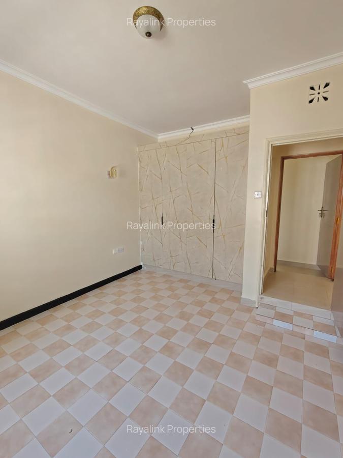 4 Bed Townhouse with En Suite at Kerarapon Road - 8