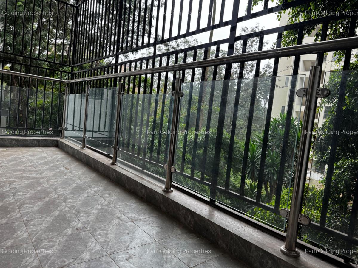 2 Bed Apartment with En Suite in Riverside - 16