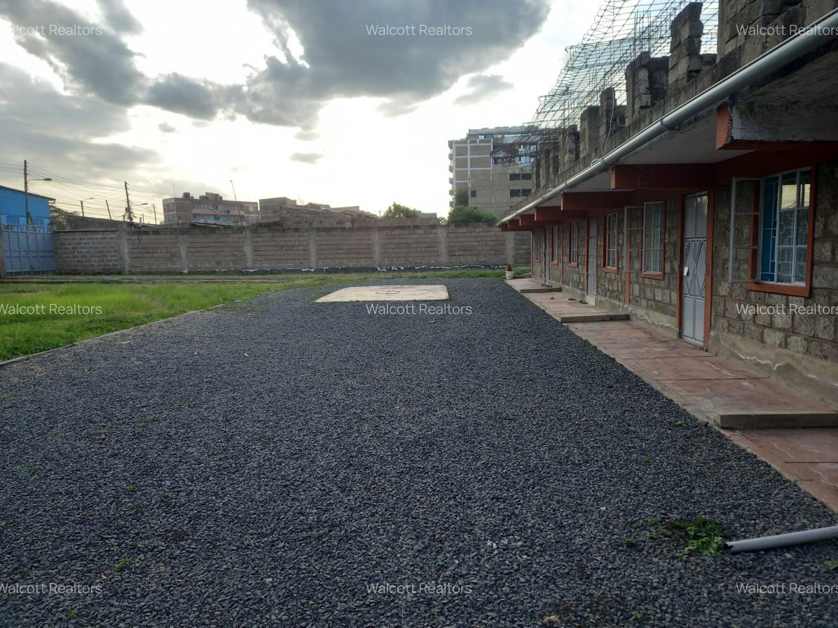 1 Bed Apartment with En Suite in Kasarani - 1