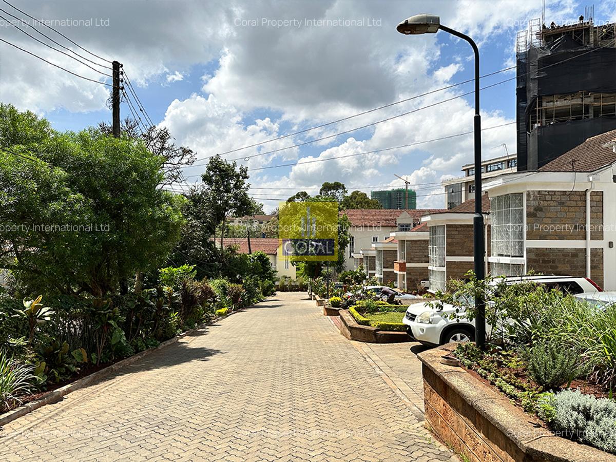 5 Bed Townhouse in General Mathenge - 10