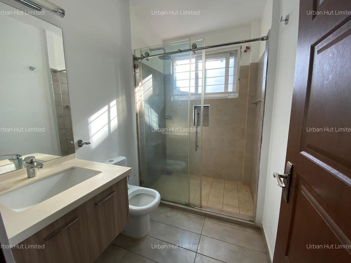 5 Bed Townhouse with En Suite in Lavington - 8