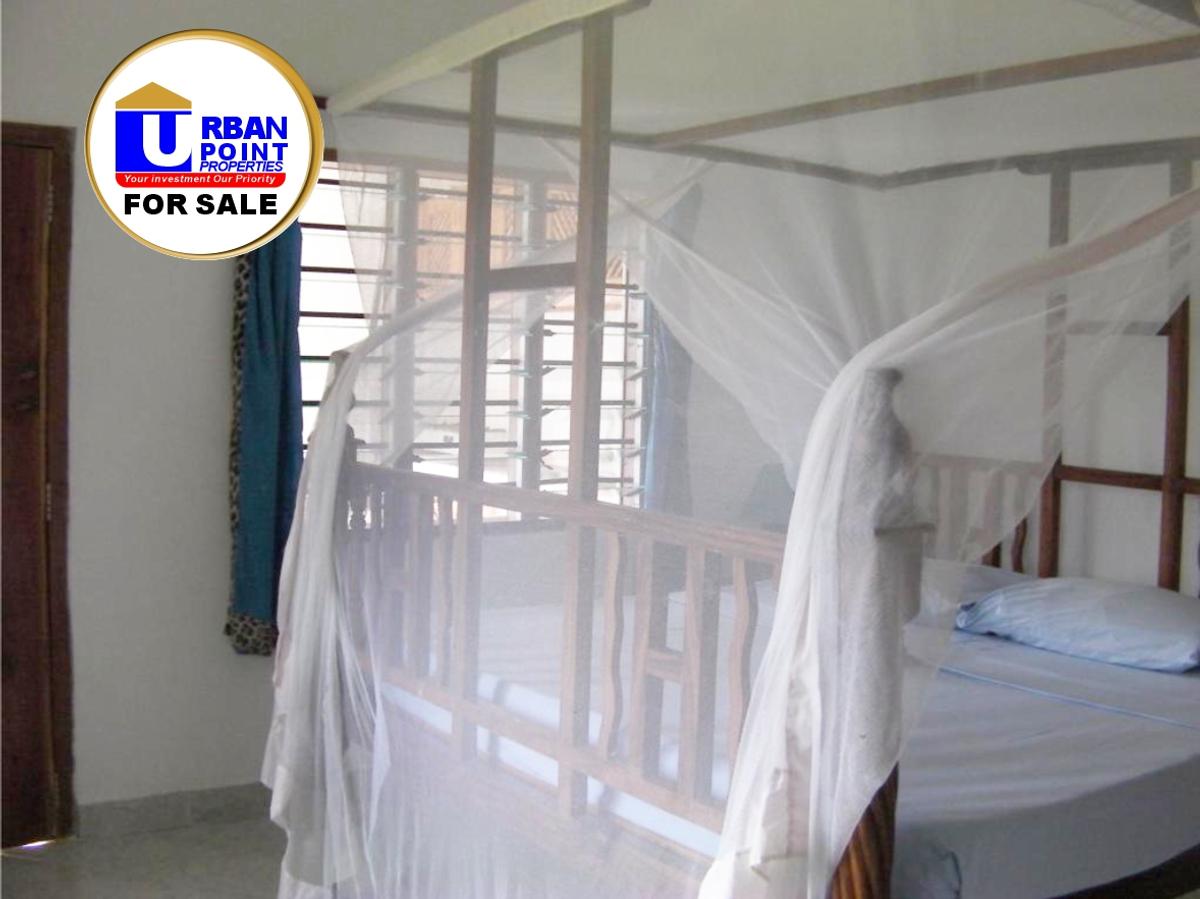 4 Bed Villa with En Suite in Watamu - 3