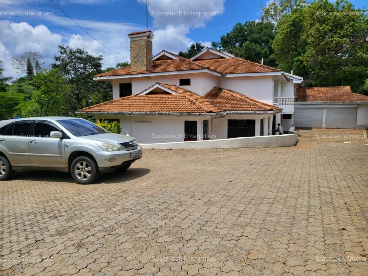 4 Bed House with En Suite in Runda - 1