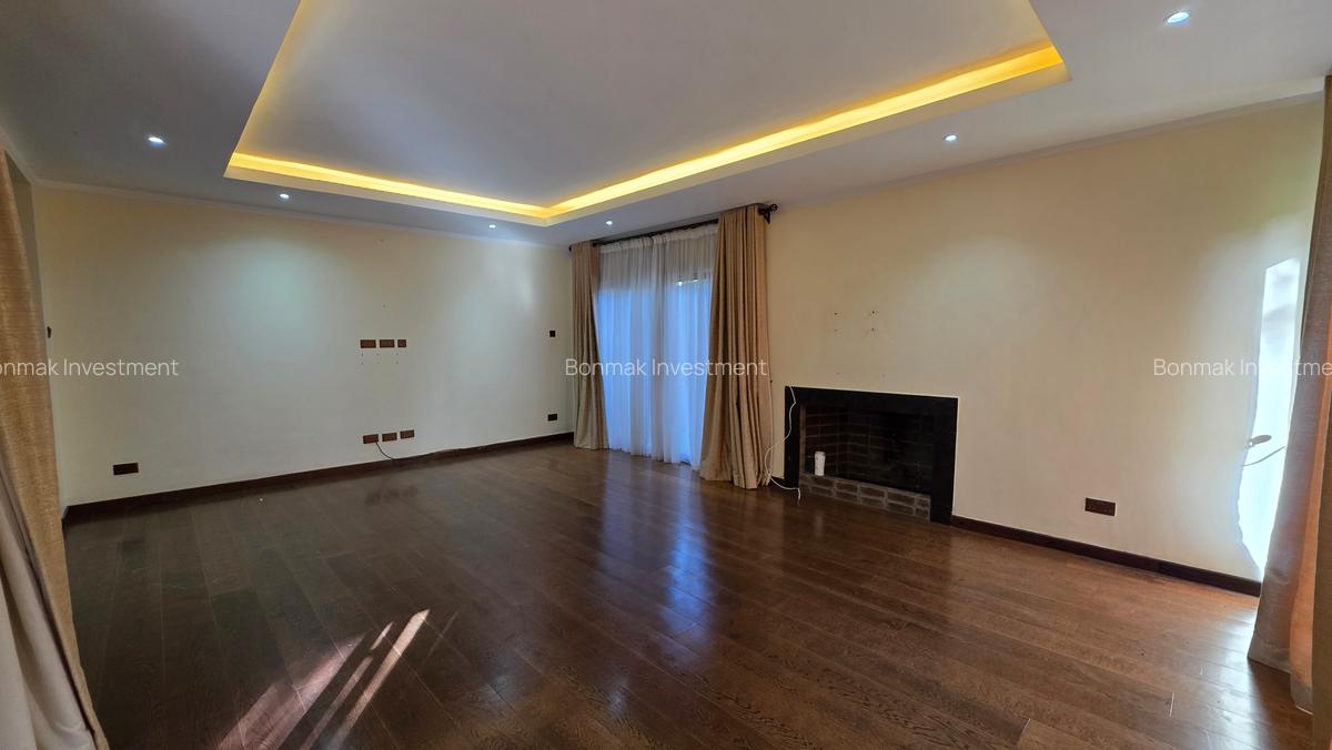 5 Bed Townhouse with En Suite at Lavington Green - 16