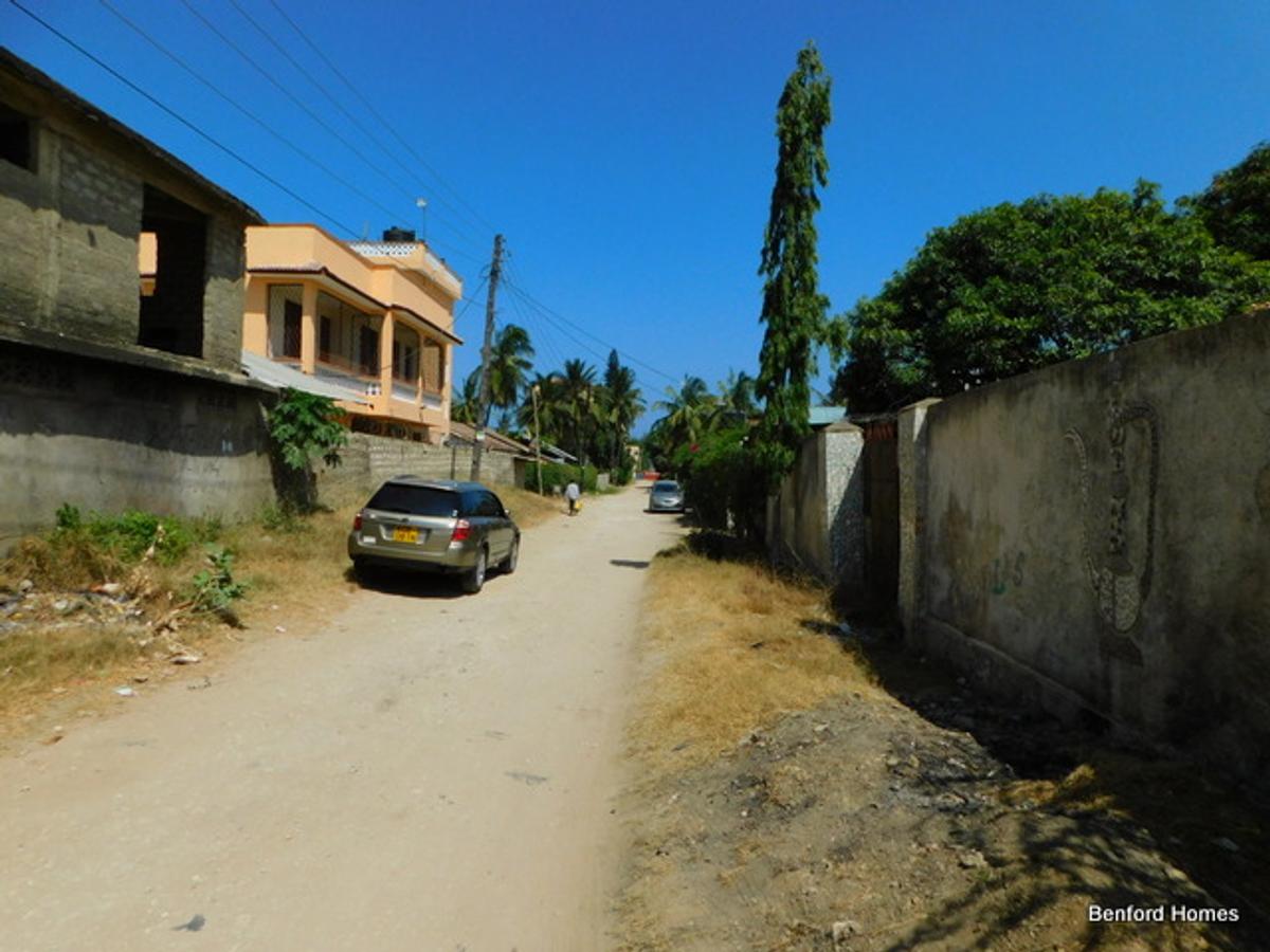 5,000 ft² Land in Mombasa CBD - 3