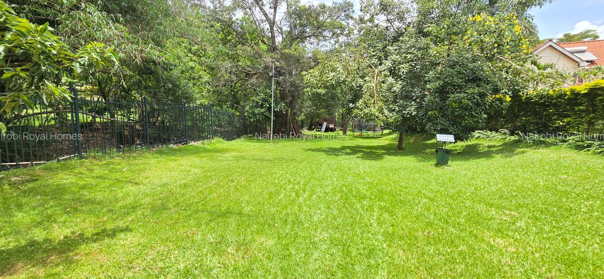 4 Bed Townhouse with En Suite at Lavington Green - 17