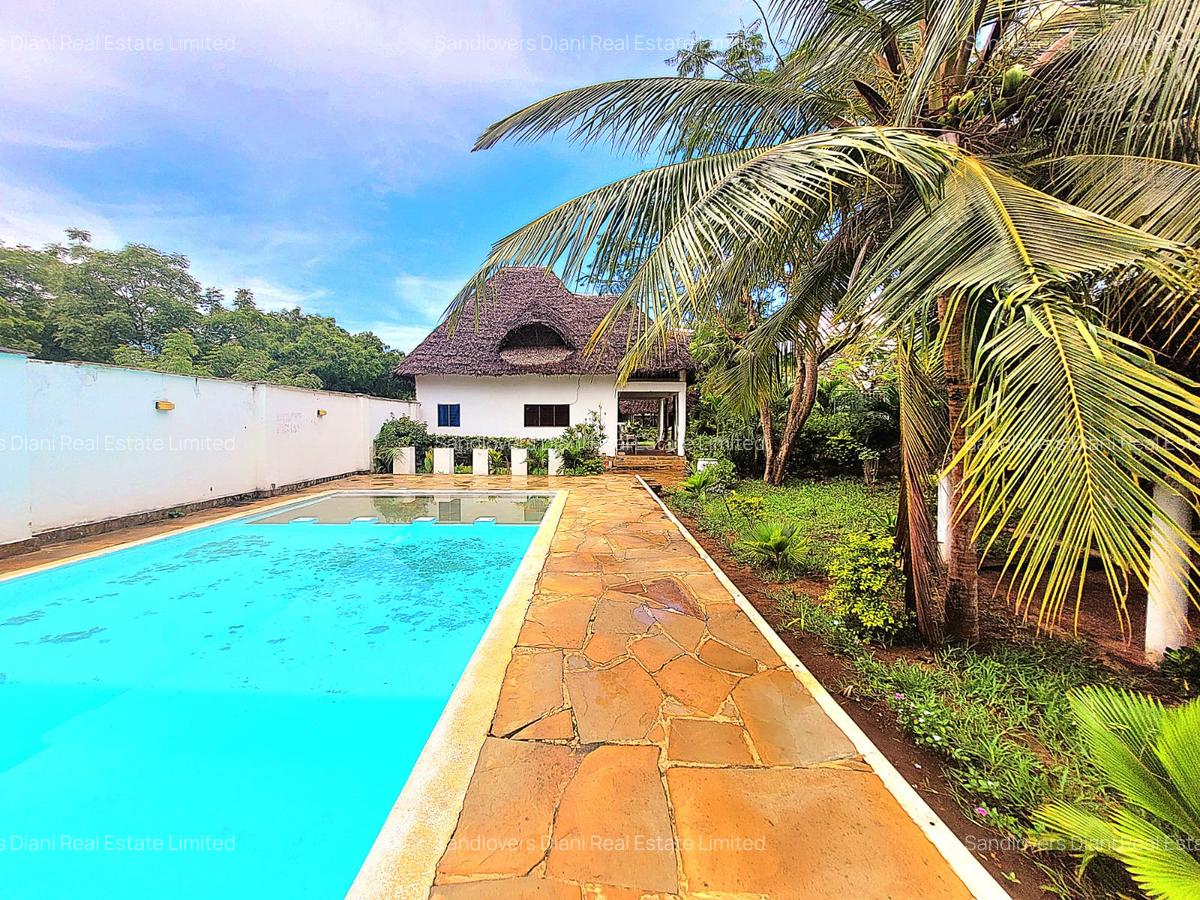 4 Bed Villa with En Suite in Diani - 2
