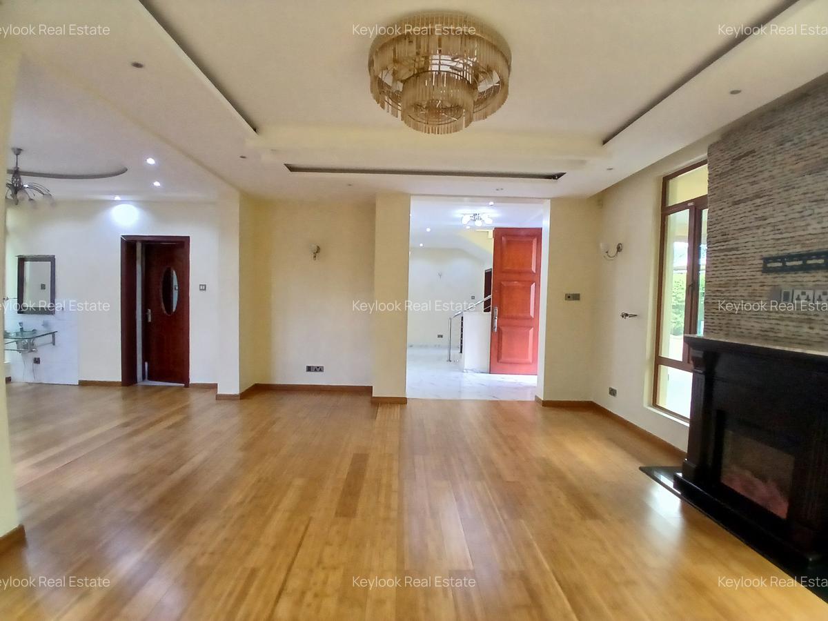 5 Bed Townhouse with En Suite at Lavington Green - 5