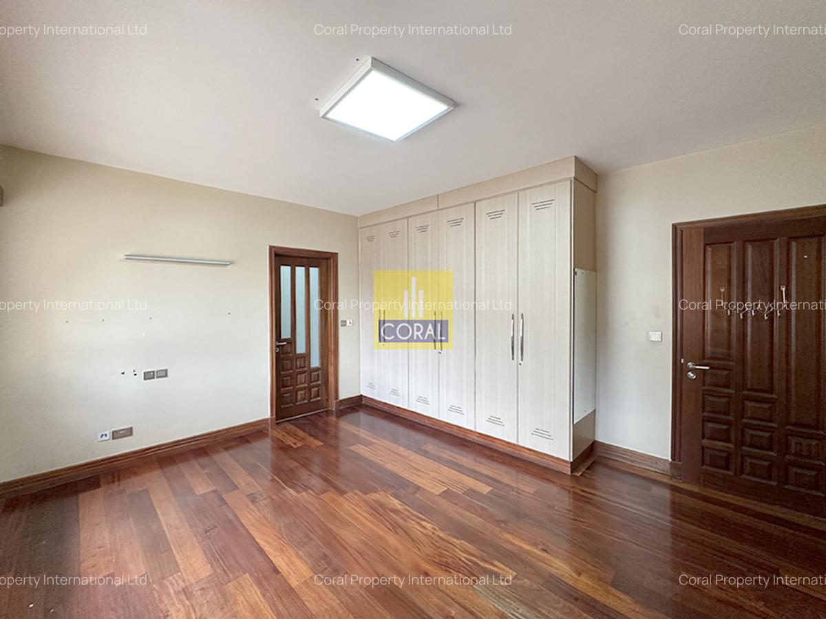 4 Bed Apartment in Parklands - 7