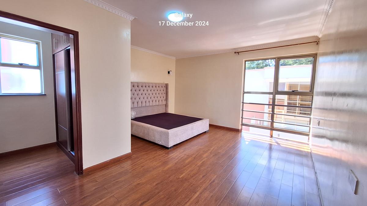 5 Bed Townhouse with En Suite at Off Chalbi Drive - 11