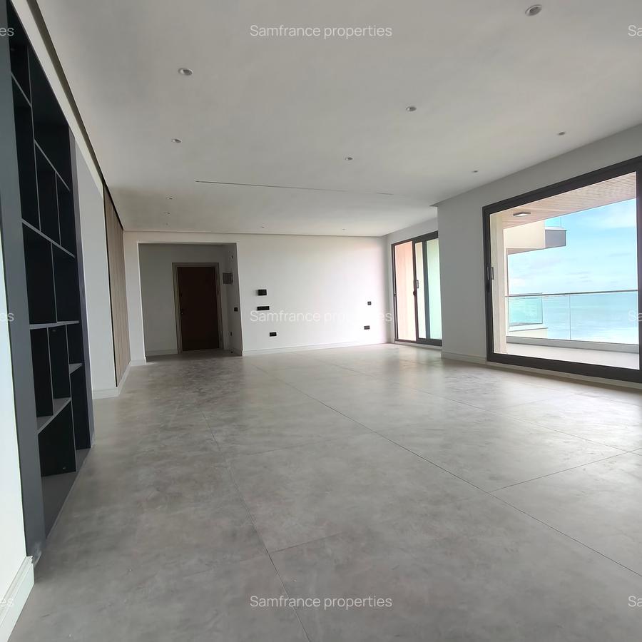 Serviced 3 Bed Apartment with En Suite at 5Th Avanue - 14