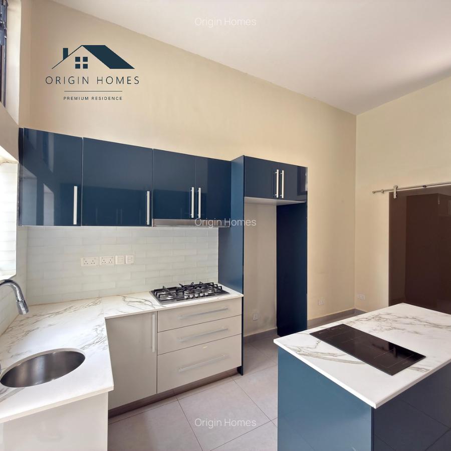 5 Bed Townhouse with En Suite at Brookside - 3