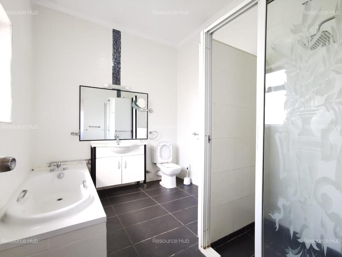 4 Bed Townhouse with En Suite at Spring Valley - 14