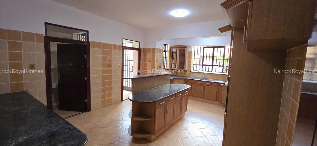 5 Bed Townhouse with En Suite at Lavington Green - 17