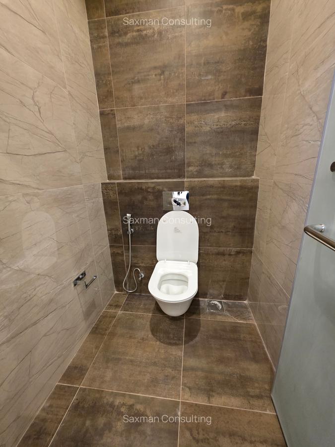 5 Bed Villa with En Suite in Lavington - 6