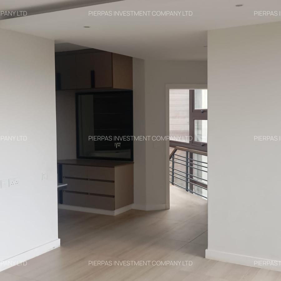 5 Bed Villa with En Suite in Lavington - 16