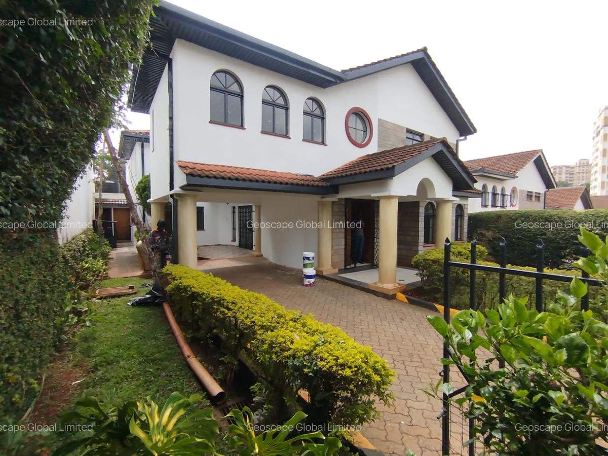 5 Bed House with En Suite in Spring Valley - 1