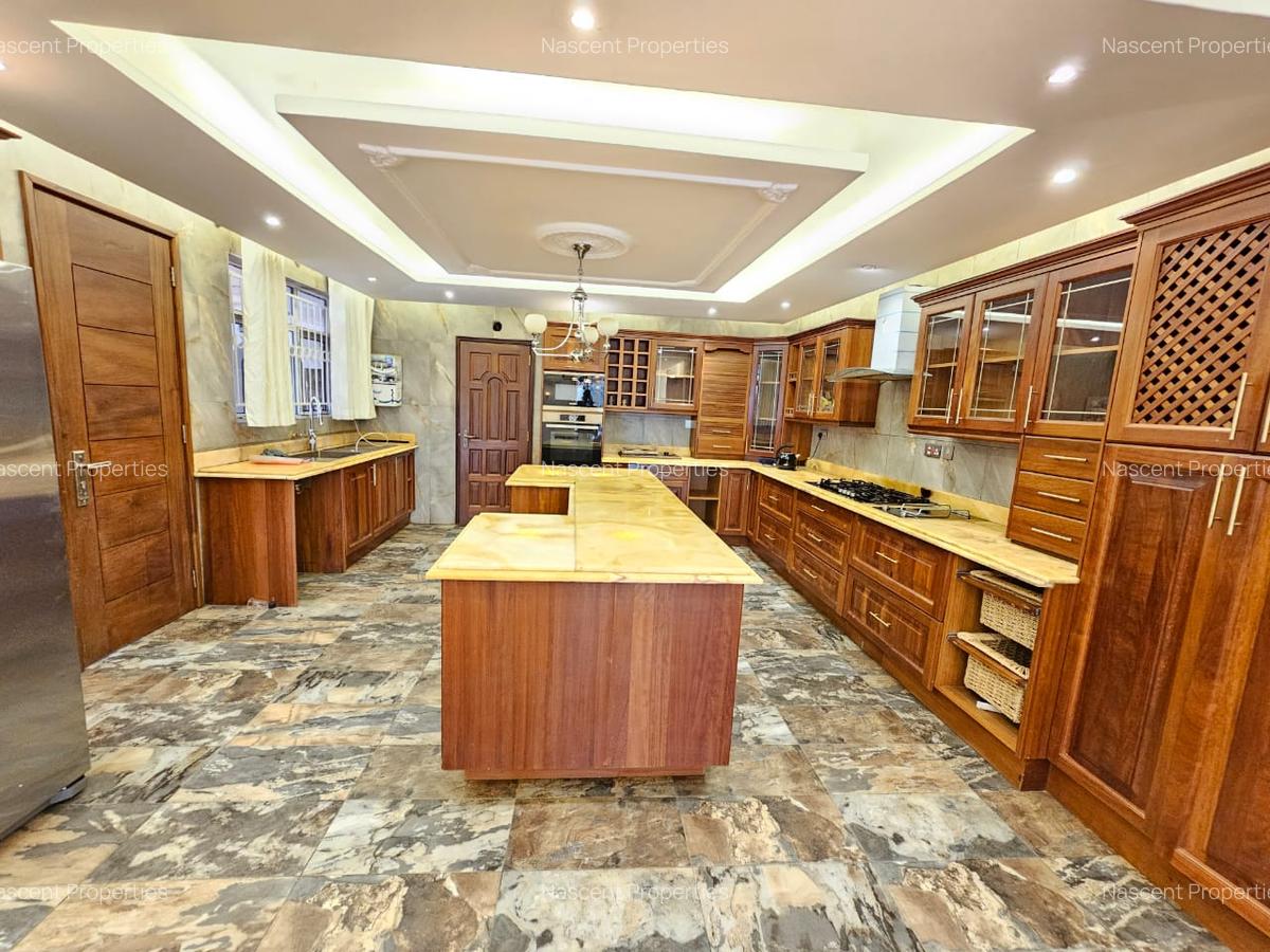 4 Bed House with En Suite in Runda - 9