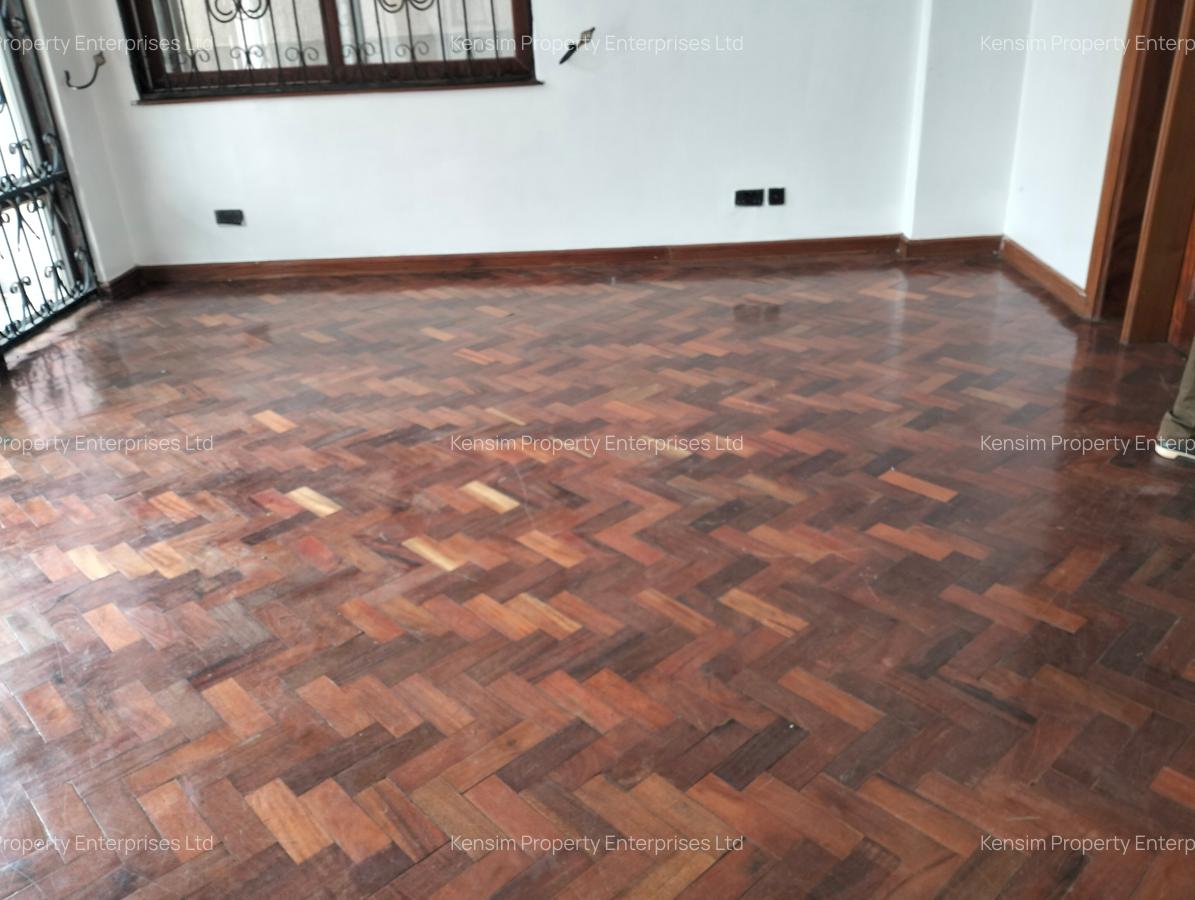 5 Bed Townhouse with En Suite in Lavington - 7