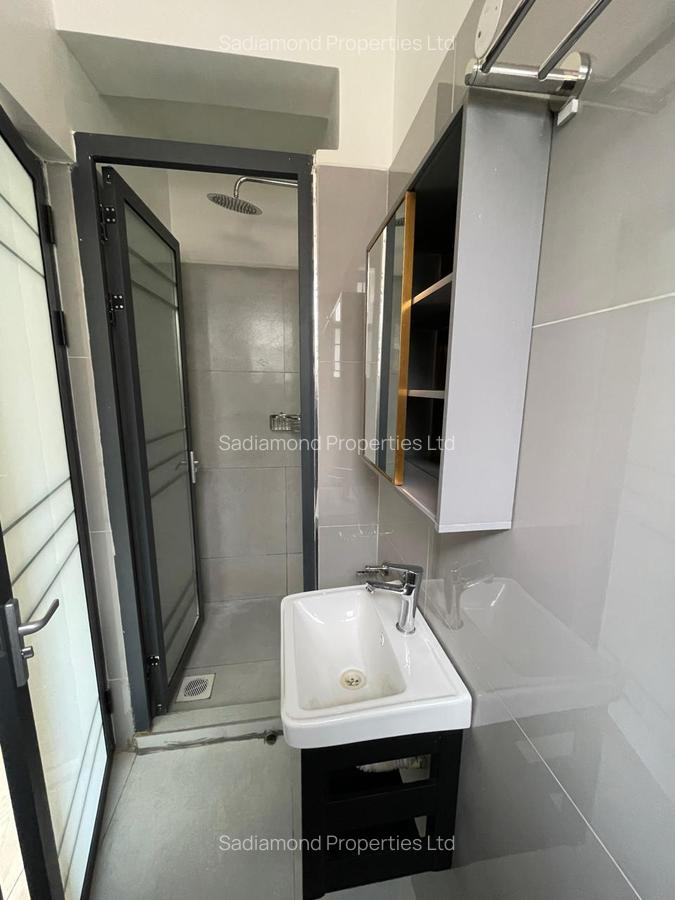 1 Bed Apartment with En Suite in Westlands Area - 6