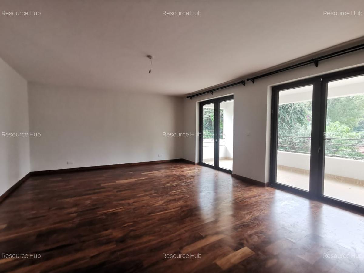 5 Bed Townhouse with En Suite at Lavington Green - 10