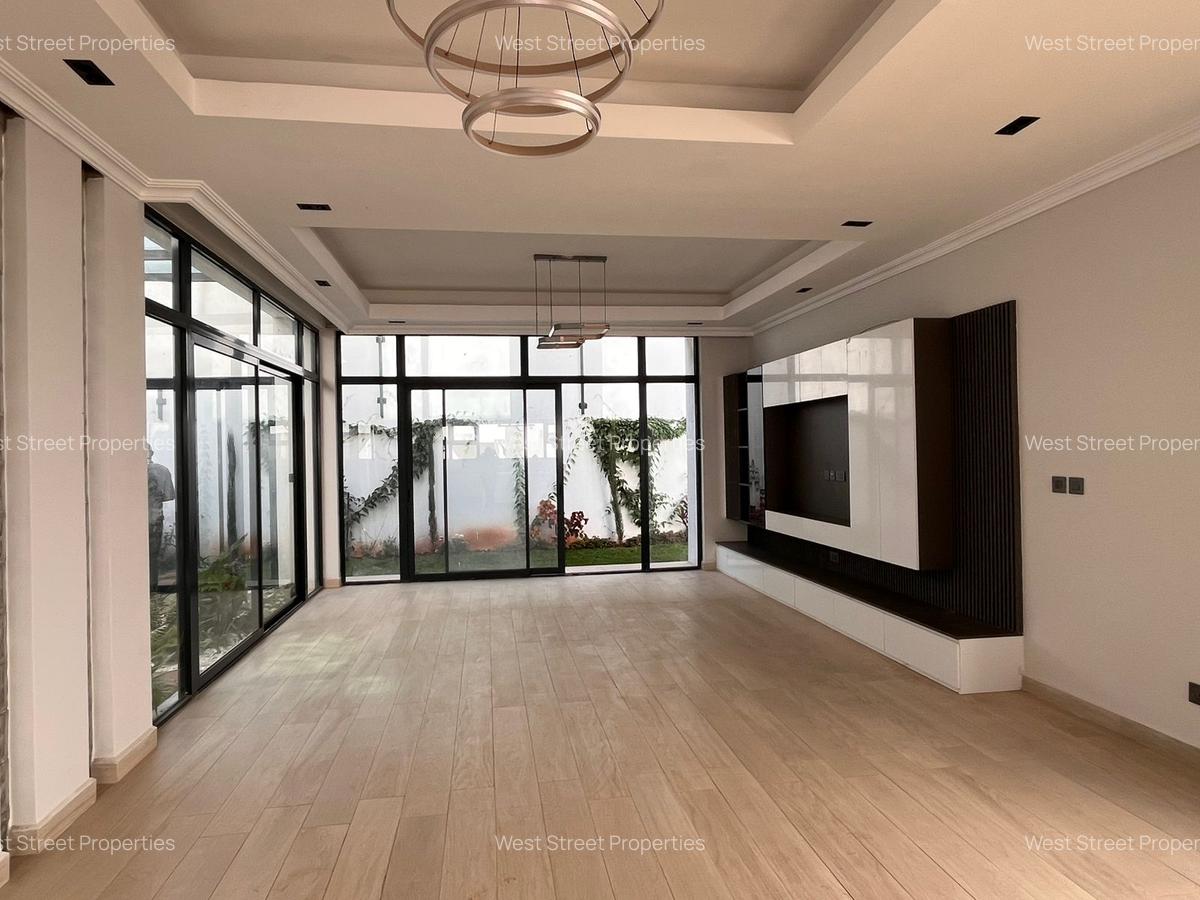 5 Bed Villa with En Suite at Lavington - 10