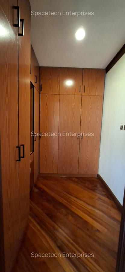 4 Bed Townhouse with En Suite in Hill View - 14