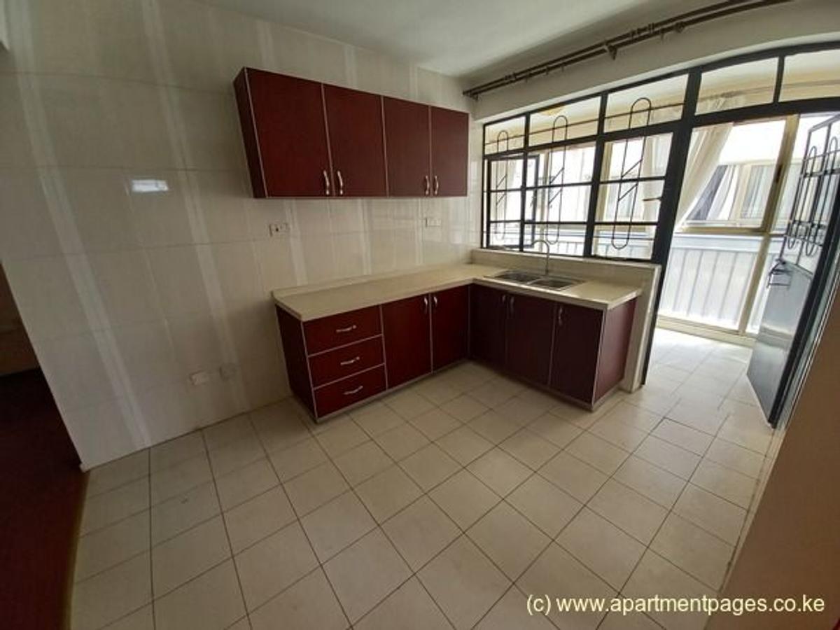 Serviced 3 Bed Apartment with En Suite at Kindaruma Road - 15