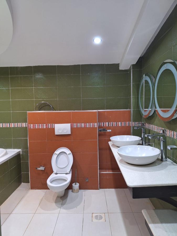 6 Bed House with En Suite in Kyuna - 15