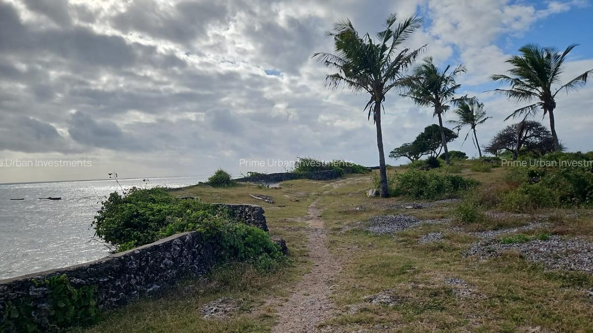 32 ac Land in Malindi - 3