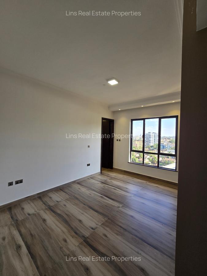 2 Bed Apartment with En Suite in Brookside - 12