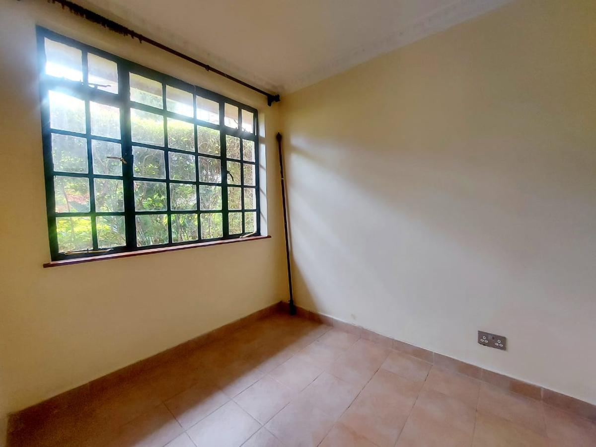 4 Bed Villa with En Suite at Fourways Junction Estate - 17