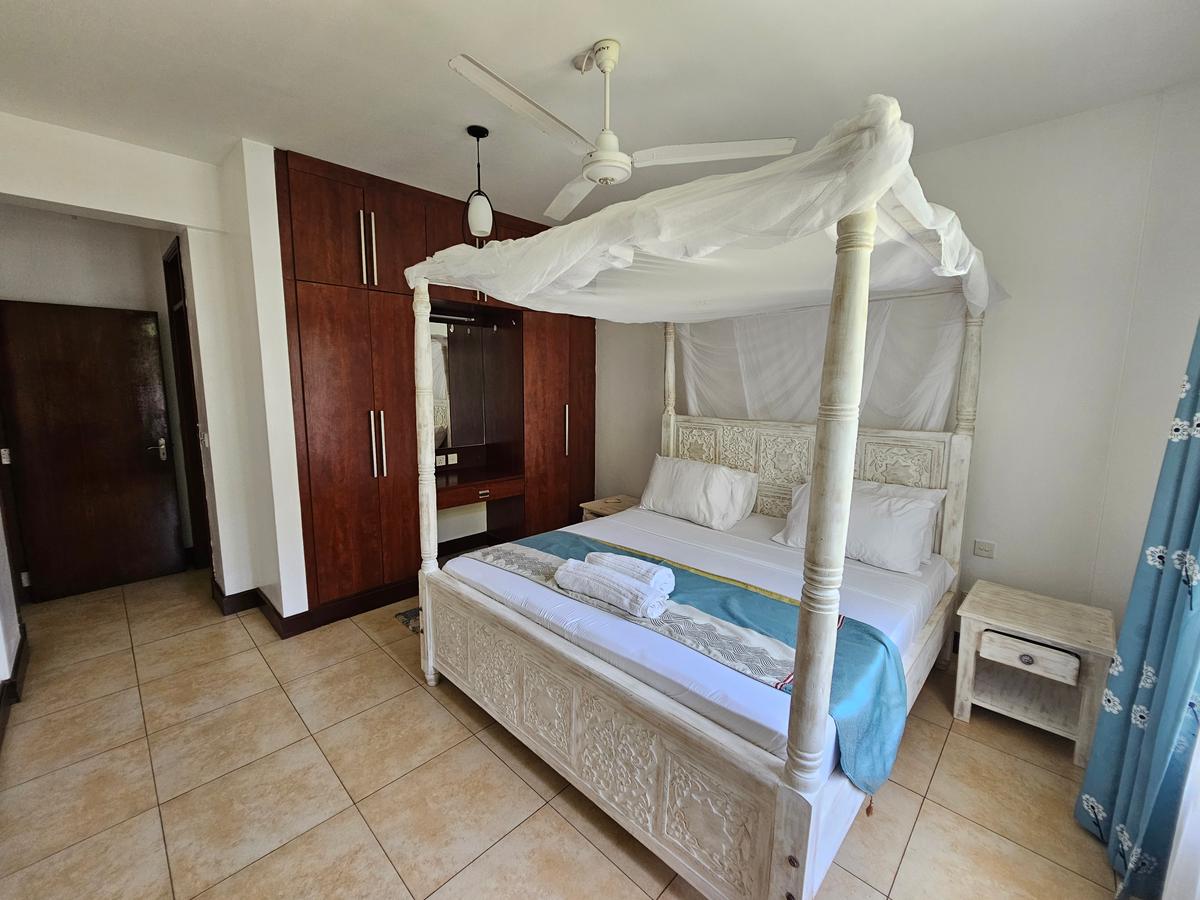 2 Bed Apartment with En Suite in Nyali Area - 10