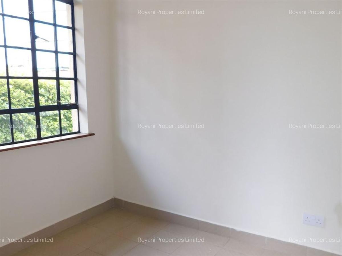 4 Bed House with En Suite at Fourways Junction Estate - 17