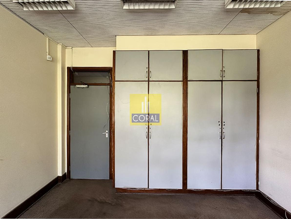 Office in Industrial Area - 8