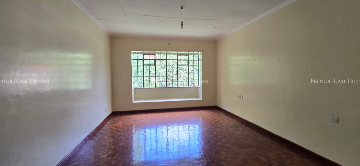 4 Bed Townhouse with En Suite at Brookside Garden - 13