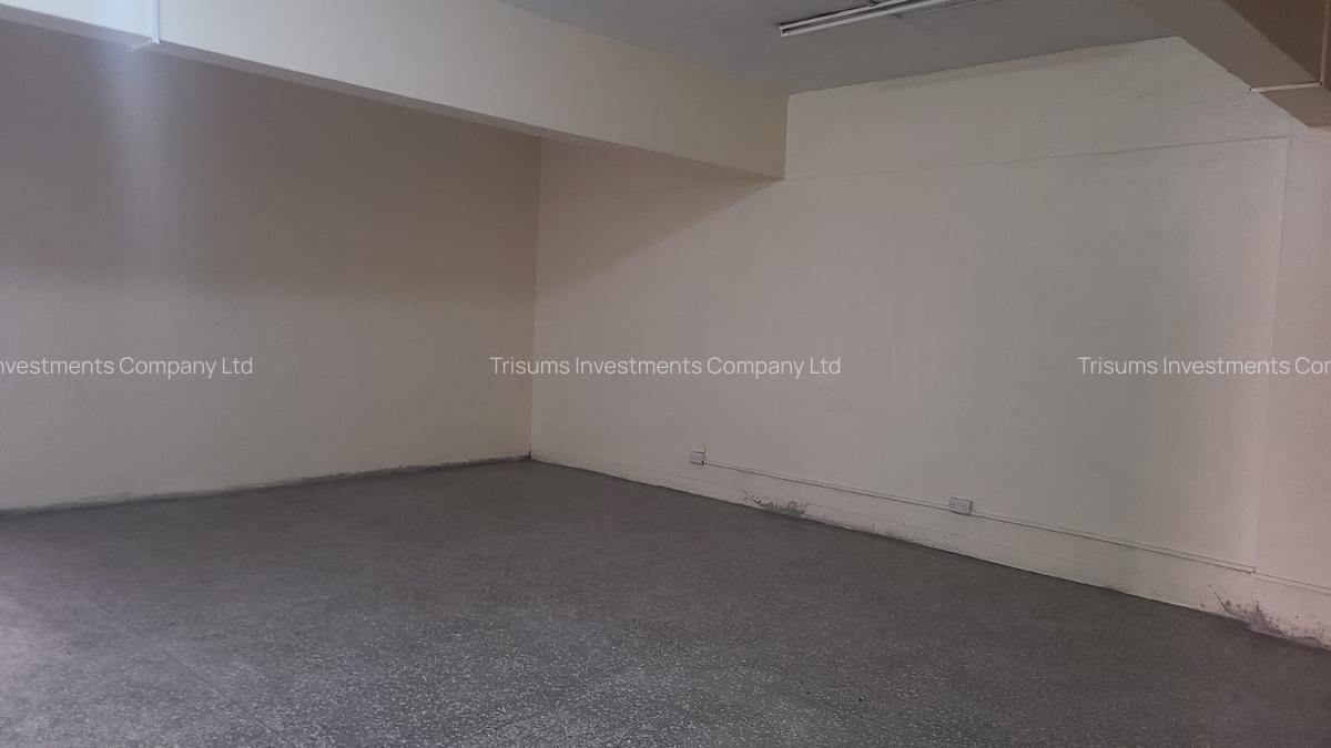 870 ft² Commercial Property with Fibre Internet in Industrial Area - 4