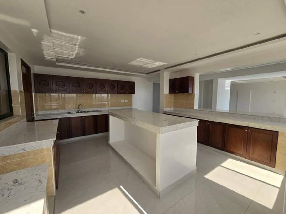 4 Bed Apartment with En Suite at Cement Road - 4